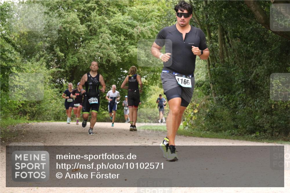 30.08.2026 - Elbe Triathlon Hamburg Antke Förster http://msf.ph/oto/10102571 30.08.2026 11:31:12 Laufen 931, 937, 1289, 1166 meine-sportfotos.de