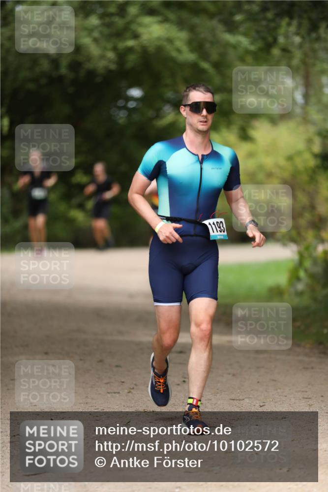 30.08.2026 - Elbe Triathlon Hamburg Antke Förster http://msf.ph/oto/10102572 30.08.2026 11:27:34 Laufen 1193 meine-sportfotos.de