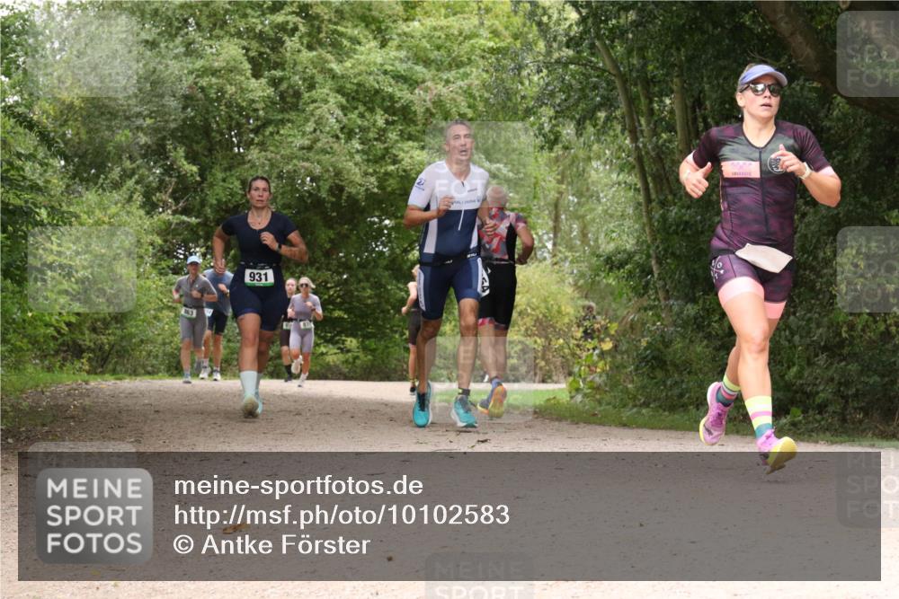 30.08.2026 - Elbe Triathlon Hamburg Antke Förster http://msf.ph/oto/10102583 30.08.2026 11:31:17 Laufen 863, 931, 1 meine-sportfotos.de