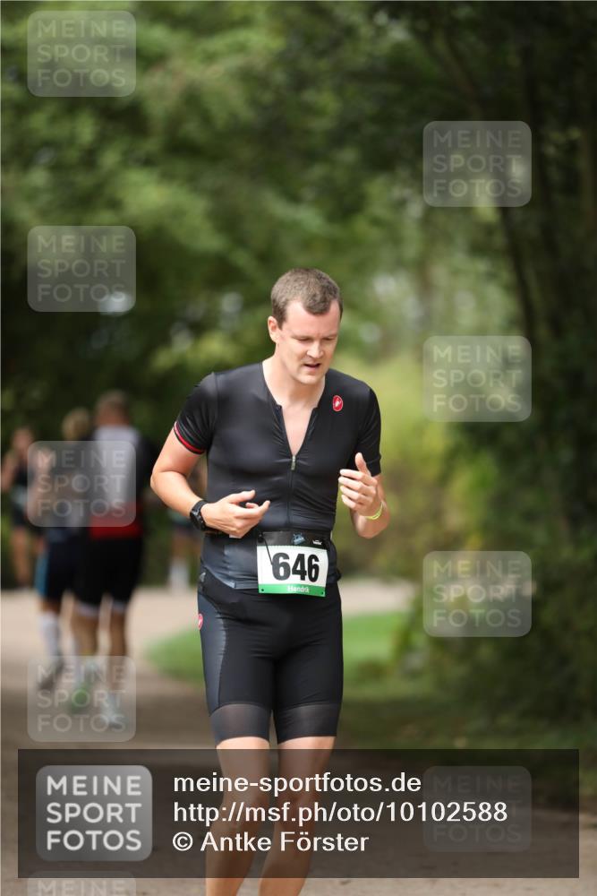 30.08.2026 - Elbe Triathlon Hamburg Antke Förster http://msf.ph/oto/10102588 30.08.2026 11:27:45 Laufen 646 meine-sportfotos.de