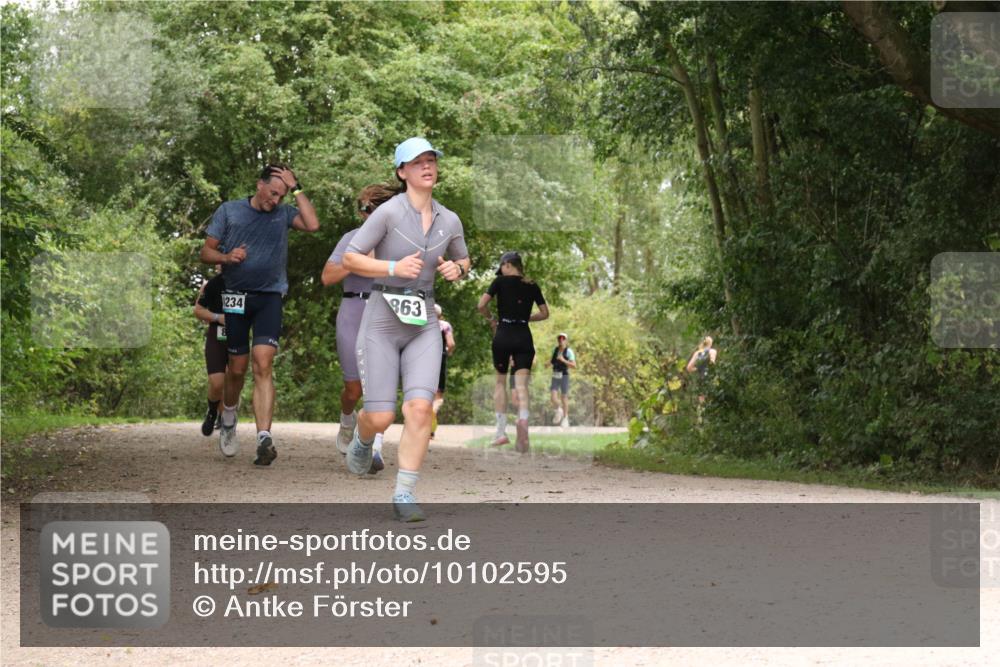 30.08.2026 - Elbe Triathlon Hamburg Antke Förster http://msf.ph/oto/10102595 30.08.2026 11:31:24 Laufen 863, 234 meine-sportfotos.de
