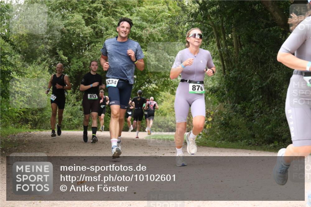 30.08.2026 - Elbe Triathlon Hamburg Antke Förster http://msf.ph/oto/10102601 30.08.2026 11:31:26 Laufen 1234, 813, 870 meine-sportfotos.de