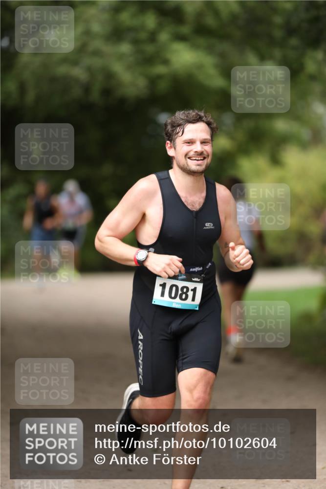 30.08.2026 - Elbe Triathlon Hamburg Antke Förster http://msf.ph/oto/10102604 30.08.2026 11:27:57 Laufen 1081 meine-sportfotos.de