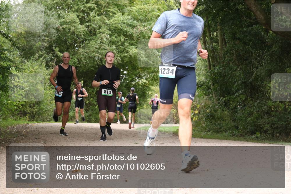 30.08.2026 - Elbe Triathlon Hamburg Antke Förster http://msf.ph/oto/10102605 30.08.2026 11:31:27 Laufen 1234, 1313, 813 meine-sportfotos.de