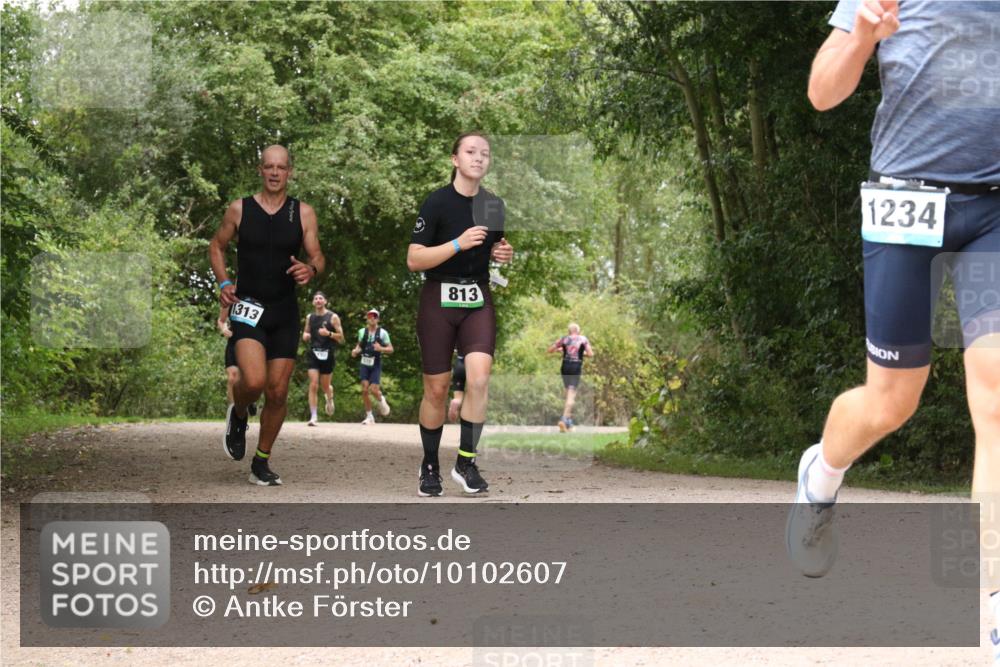 30.08.2026 - Elbe Triathlon Hamburg Antke Förster http://msf.ph/oto/10102607 30.08.2026 11:31:28 Laufen 313, 1234, 813 meine-sportfotos.de
