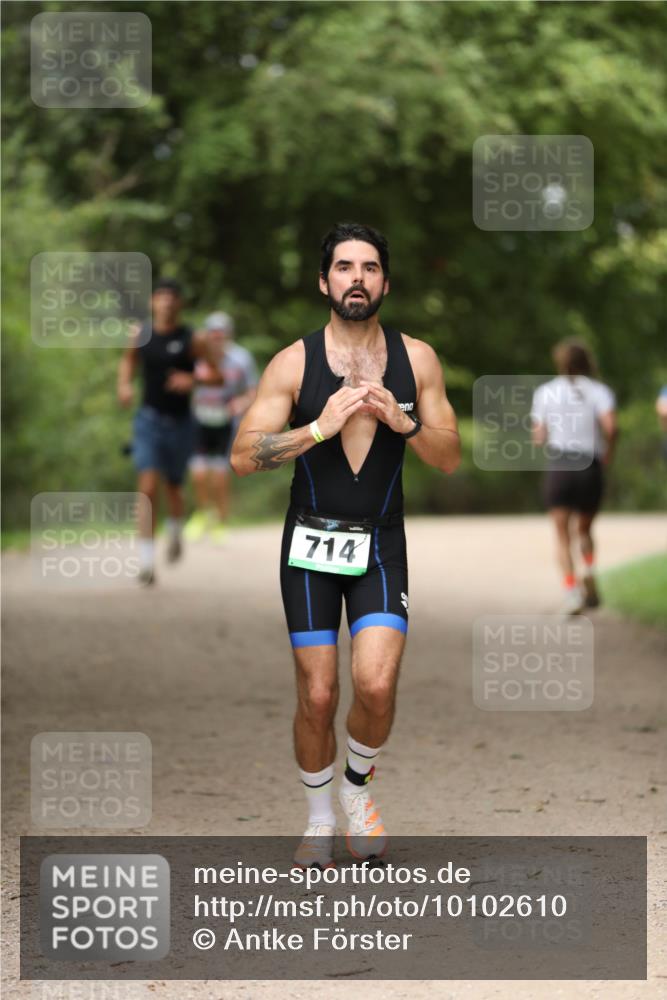 30.08.2026 - Elbe Triathlon Hamburg Antke Förster http://msf.ph/oto/10102610 30.08.2026 11:27:59 Laufen 714 meine-sportfotos.de