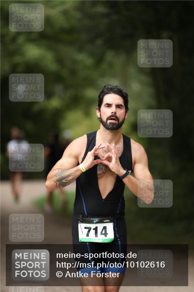 30.08.2026 - Elbe Triathlon Hamburg Antke Förster http://msf.ph/oto/10102616 30.08.2026 11:28:01 Laufen 714 meine-sportfotos.de