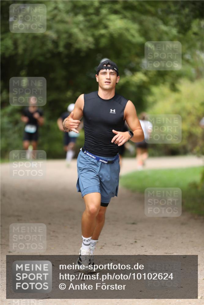 30.08.2026 - Elbe Triathlon Hamburg Antke Förster http://msf.ph/oto/10102624 30.08.2026 11:28:04 Laufen 1 meine-sportfotos.de
