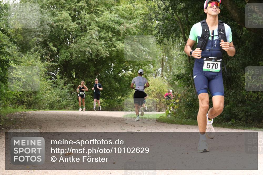 30.08.2026 - Elbe Triathlon Hamburg Antke Förster http://msf.ph/oto/10102629 30.08.2026 11:31:42 Laufen 648, 570 meine-sportfotos.de