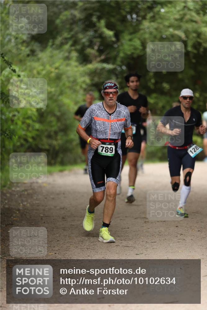30.08.2026 - Elbe Triathlon Hamburg Antke Förster http://msf.ph/oto/10102634 30.08.2026 11:28:09 Laufen 789, 128 meine-sportfotos.de