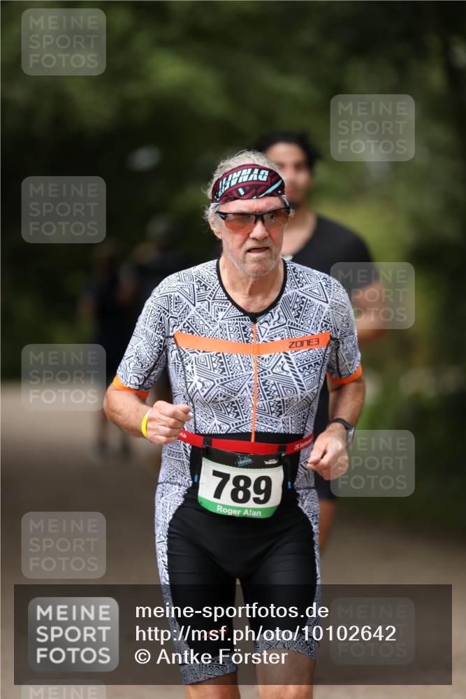 30.08.2026 - Elbe Triathlon Hamburg Antke Förster http://msf.ph/oto/10102642 30.08.2026 11:28:13 Laufen 789, 3 meine-sportfotos.de
