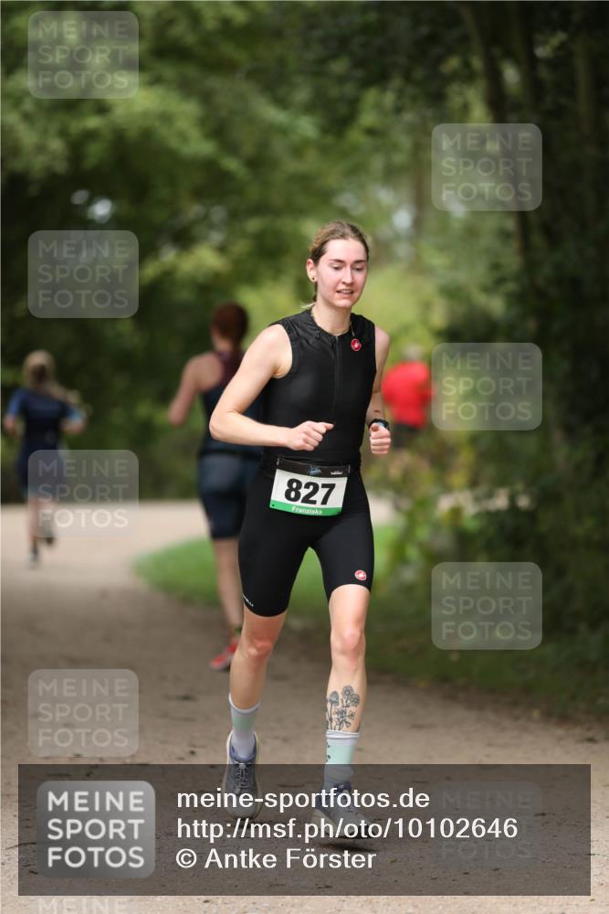 30.08.2026 - Elbe Triathlon Hamburg Antke Förster http://msf.ph/oto/10102646 30.08.2026 11:28:16 Laufen 827 meine-sportfotos.de