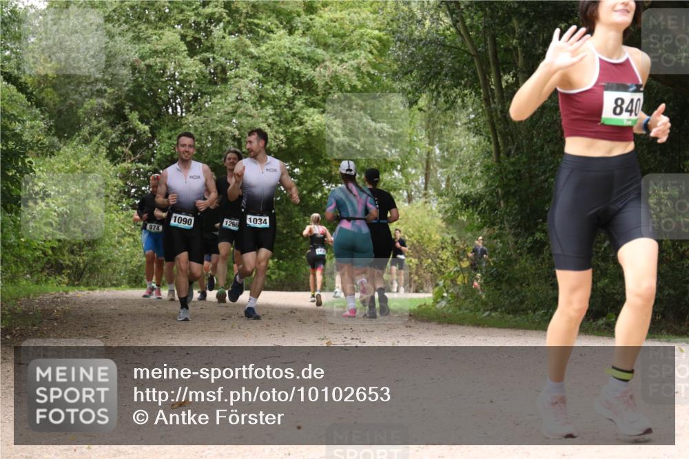 30.08.2026 - Elbe Triathlon Hamburg Antke Förster http://msf.ph/oto/10102653 30.08.2026 11:32:21 Laufen 974, 1090, 1266, 1034, 840 meine-sportfotos.de