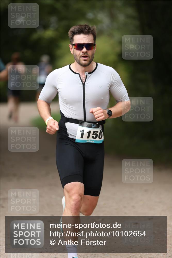 30.08.2026 - Elbe Triathlon Hamburg Antke Förster http://msf.ph/oto/10102654 30.08.2026 11:28:20 Laufen 1150 meine-sportfotos.de