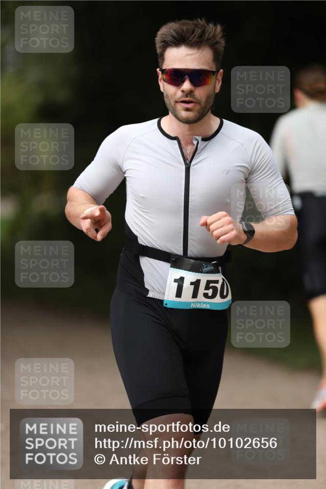 30.08.2026 - Elbe Triathlon Hamburg Antke Förster http://msf.ph/oto/10102656 30.08.2026 11:28:21 Laufen 1150 meine-sportfotos.de