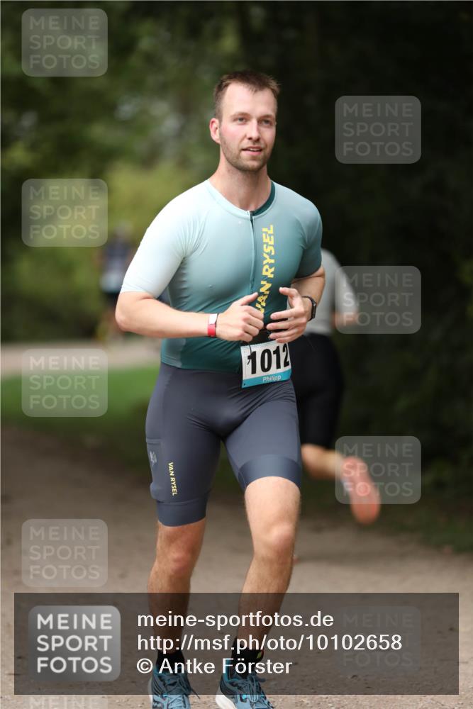 30.08.2026 - Elbe Triathlon Hamburg Antke Förster http://msf.ph/oto/10102658 30.08.2026 11:28:22 Laufen 1012 meine-sportfotos.de