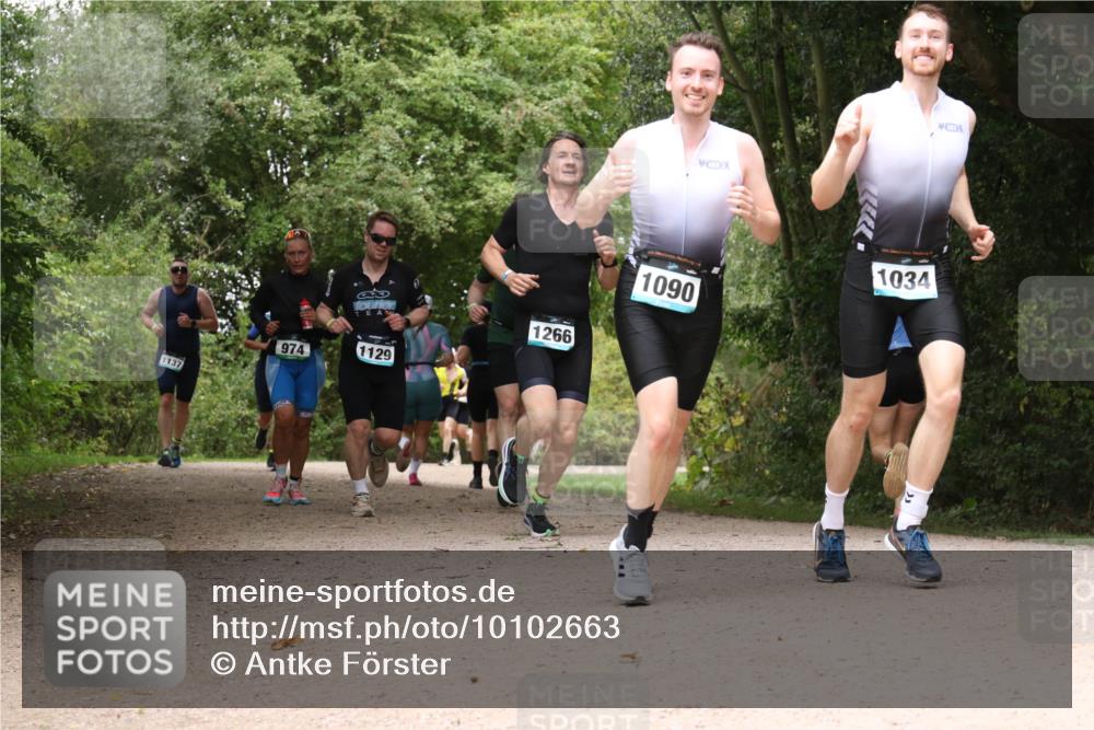 30.08.2026 - Elbe Triathlon Hamburg Antke Förster http://msf.ph/oto/10102663 30.08.2026 11:32:23 Laufen 1137, 974, 1129, 1266, 1090, 1034, 0 meine-sportfotos.de