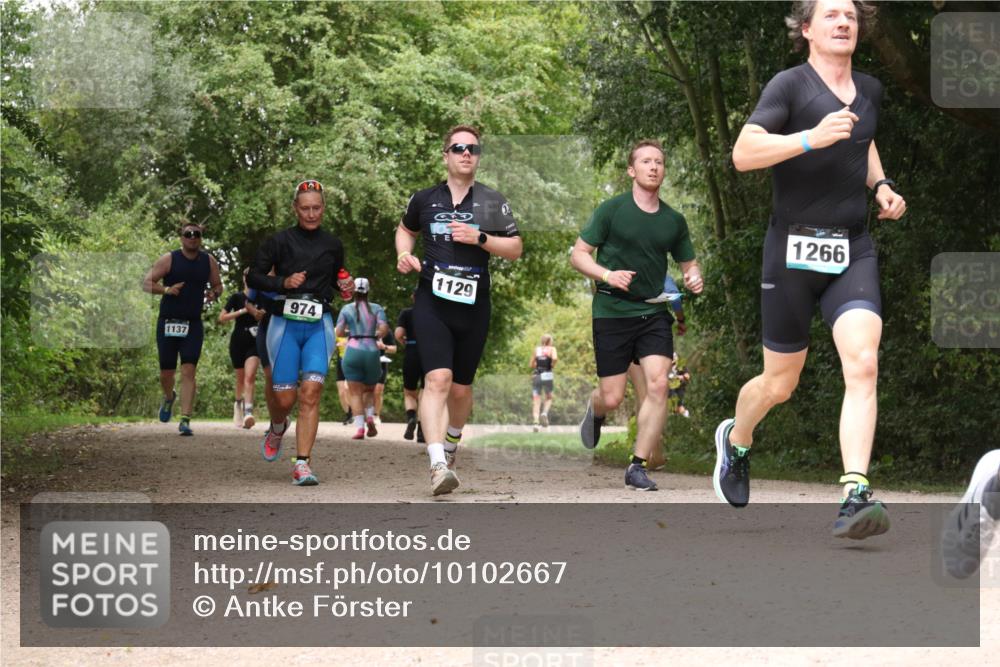 30.08.2026 - Elbe Triathlon Hamburg Antke Förster http://msf.ph/oto/10102667 30.08.2026 11:32:25 Laufen 1137, 974, 1129, 1266 meine-sportfotos.de