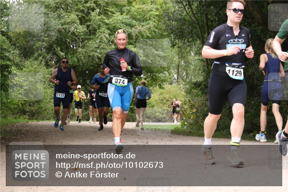 30.08.2026 - Elbe Triathlon Hamburg Antke Förster http://msf.ph/oto/10102673 30.08.2026 11:32:26 Laufen 1137, 230, 974, 1129 meine-sportfotos.de