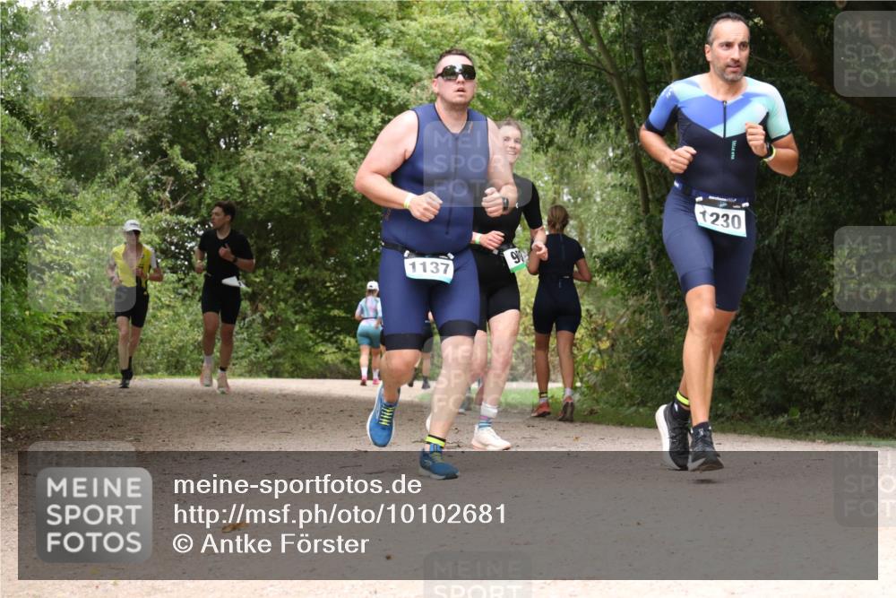 30.08.2026 - Elbe Triathlon Hamburg Antke Förster http://msf.ph/oto/10102681 30.08.2026 11:32:30 Laufen 1137, 1230 meine-sportfotos.de