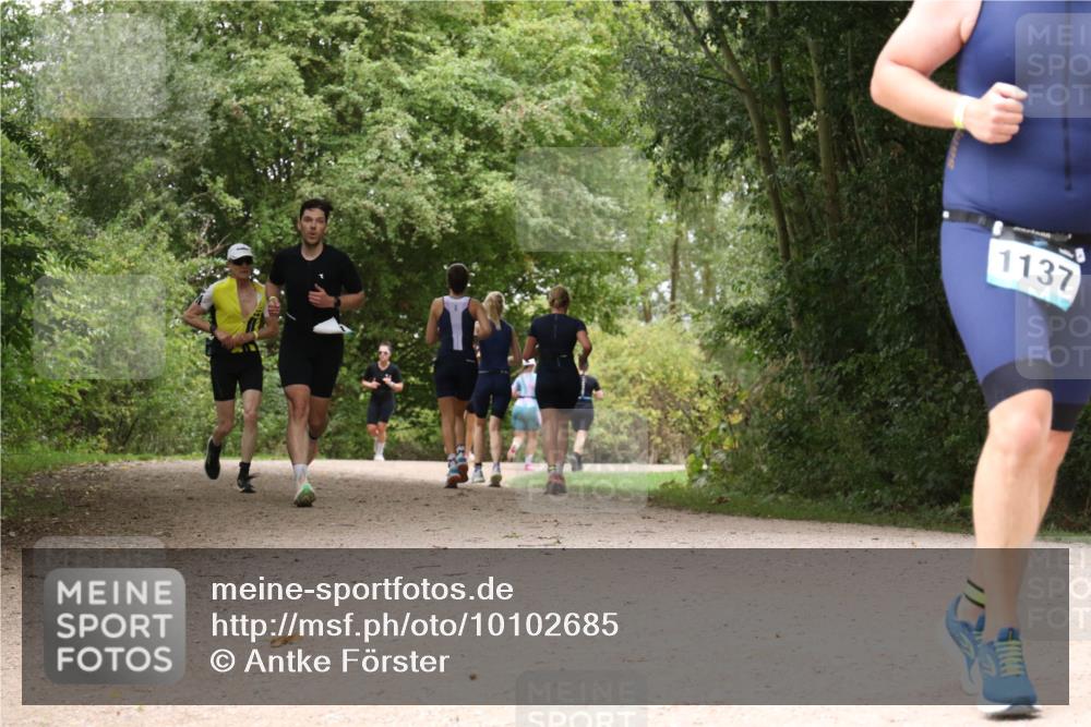 30.08.2026 - Elbe Triathlon Hamburg Antke Förster http://msf.ph/oto/10102685 30.08.2026 11:32:32 Laufen 1137 meine-sportfotos.de
