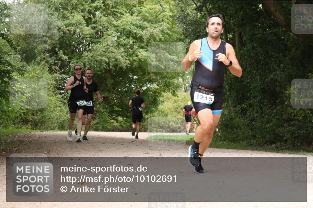 30.08.2026 - Elbe Triathlon Hamburg Antke Förster http://msf.ph/oto/10102691 30.08.2026 11:32:53 Laufen 831, 237, 1213 meine-sportfotos.de