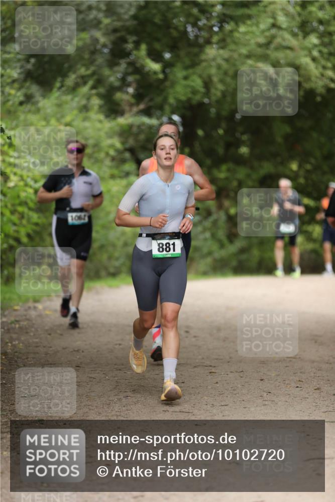 30.08.2026 - Elbe Triathlon Hamburg Antke Förster http://msf.ph/oto/10102720 30.08.2026 11:29:16 Laufen 1067, 881 meine-sportfotos.de