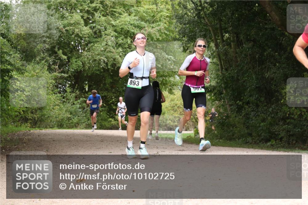 30.08.2026 - Elbe Triathlon Hamburg Antke Förster http://msf.ph/oto/10102725 30.08.2026 11:33:23 Laufen 893, 961 meine-sportfotos.de