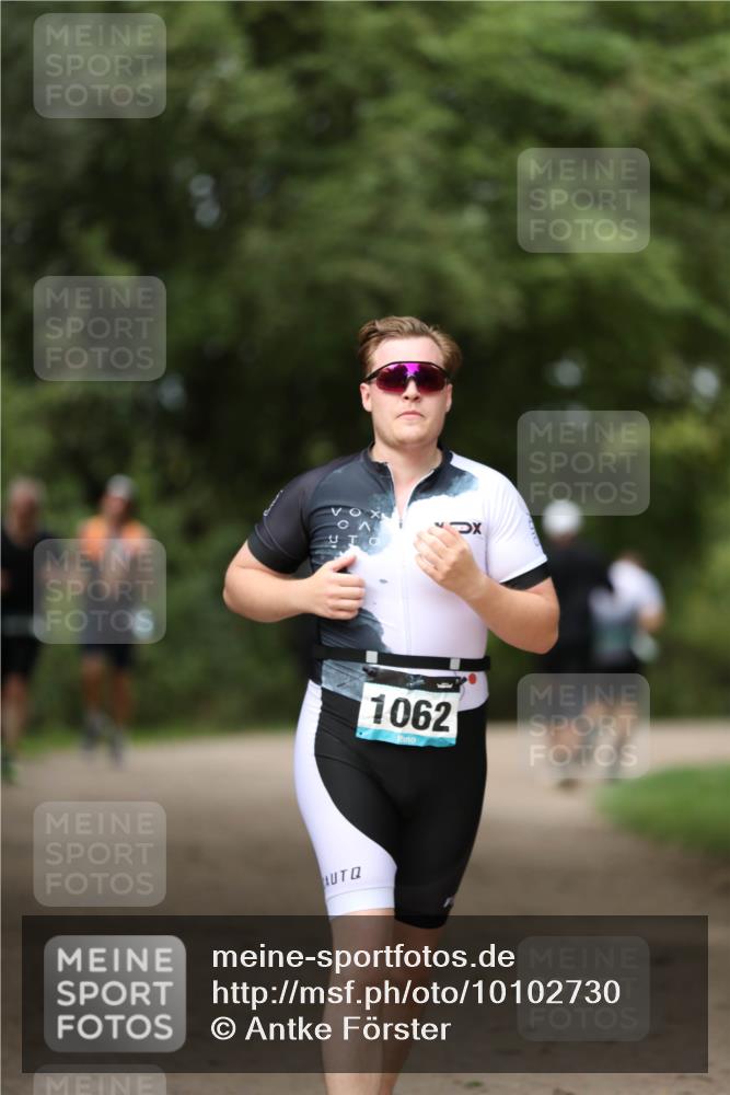 30.08.2026 - Elbe Triathlon Hamburg Antke Förster http://msf.ph/oto/10102730 30.08.2026 11:29:20 Laufen 1062 meine-sportfotos.de