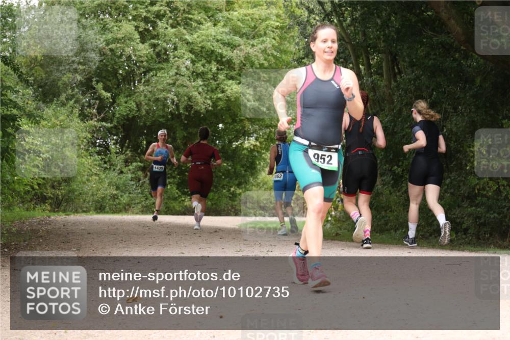 30.08.2026 - Elbe Triathlon Hamburg Antke Förster http://msf.ph/oto/10102735 30.08.2026 11:33:43 Laufen 1435, 1362, 952 meine-sportfotos.de