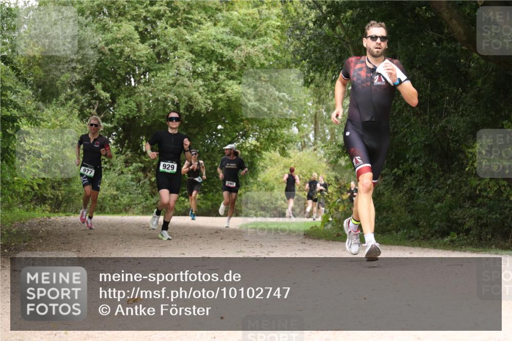 30.08.2026 - Elbe Triathlon Hamburg Antke Förster http://msf.ph/oto/10102747 30.08.2026 11:33:57 Laufen 977, 929, 294 meine-sportfotos.de