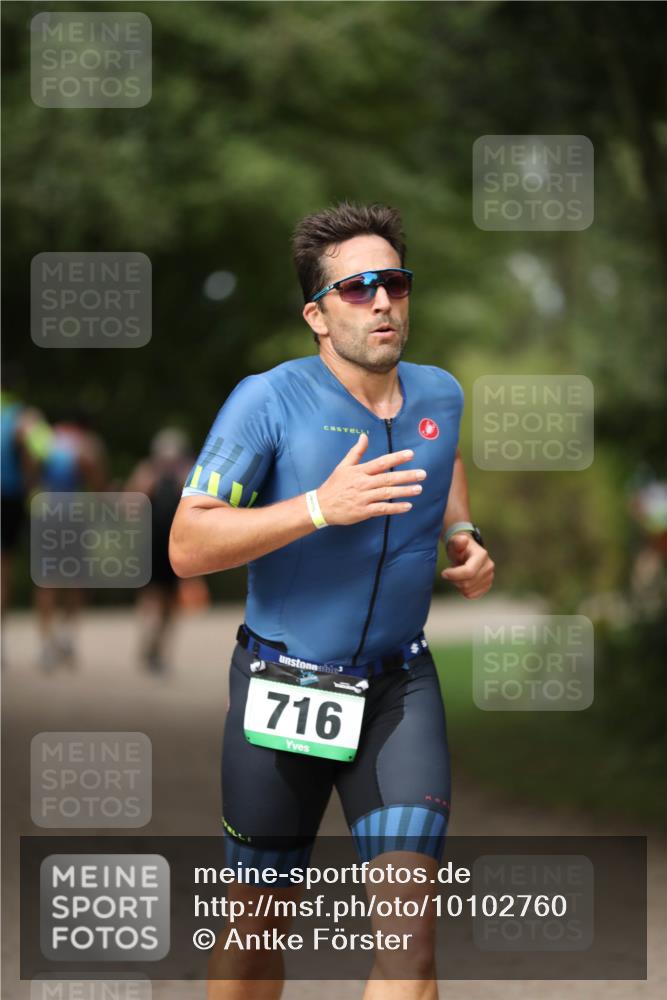 30.08.2026 - Elbe Triathlon Hamburg Antke Förster http://msf.ph/oto/10102760 30.08.2026 11:29:43 Laufen 716 meine-sportfotos.de
