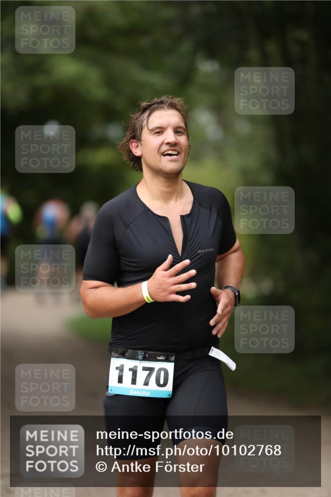 30.08.2026 - Elbe Triathlon Hamburg Antke Förster http://msf.ph/oto/10102768 30.08.2026 11:29:46 Laufen 1170 meine-sportfotos.de