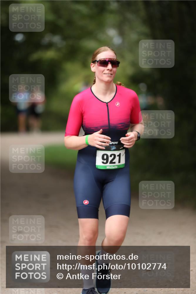 30.08.2026 - Elbe Triathlon Hamburg Antke Förster http://msf.ph/oto/10102774 30.08.2026 11:29:49 Laufen 921 meine-sportfotos.de