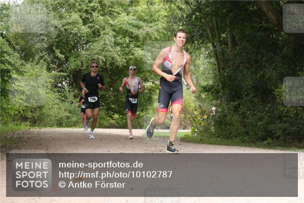 30.08.2026 - Elbe Triathlon Hamburg Antke Förster http://msf.ph/oto/10102787 30.08.2026 11:34:25 Laufen 796, 1446 meine-sportfotos.de
