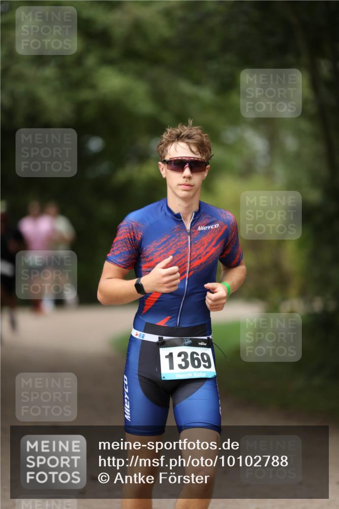 30.08.2026 - Elbe Triathlon Hamburg Antke Förster http://msf.ph/oto/10102788 30.08.2026 11:29:56 Laufen 1369 meine-sportfotos.de