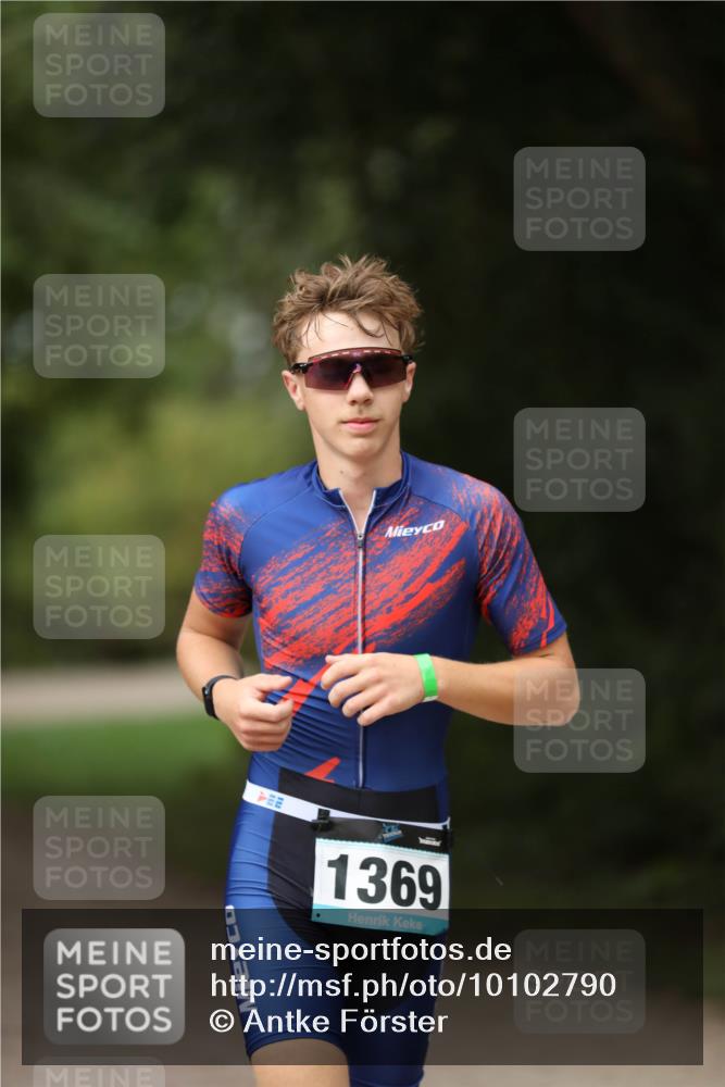 30.08.2026 - Elbe Triathlon Hamburg Antke Förster http://msf.ph/oto/10102790 30.08.2026 11:29:56 Laufen 1369 meine-sportfotos.de