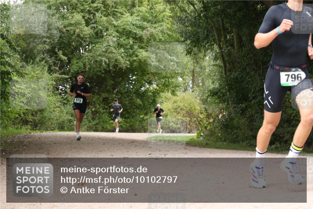 30.08.2026 - Elbe Triathlon Hamburg Antke Förster http://msf.ph/oto/10102797 30.08.2026 11:34:29 Laufen 879, 75, 796 meine-sportfotos.de