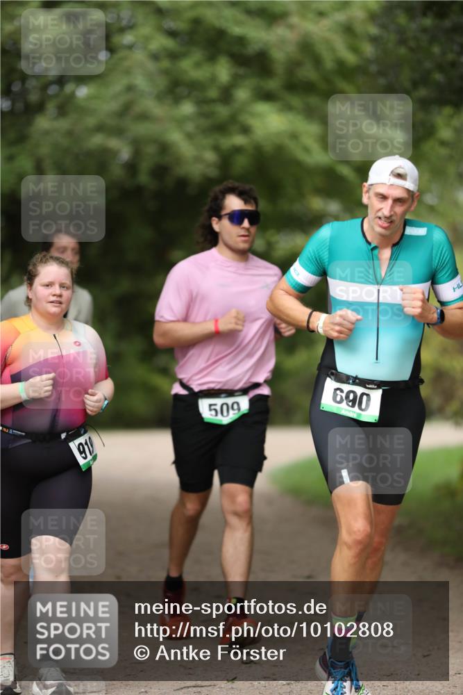30.08.2026 - Elbe Triathlon Hamburg Antke Förster http://msf.ph/oto/10102808 30.08.2026 11:30:06 Laufen 70, 3, 919, 509, 690 meine-sportfotos.de
