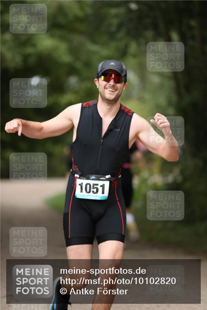 30.08.2026 - Elbe Triathlon Hamburg Antke Förster http://msf.ph/oto/10102820 30.08.2026 11:30:19 Laufen 1051 meine-sportfotos.de