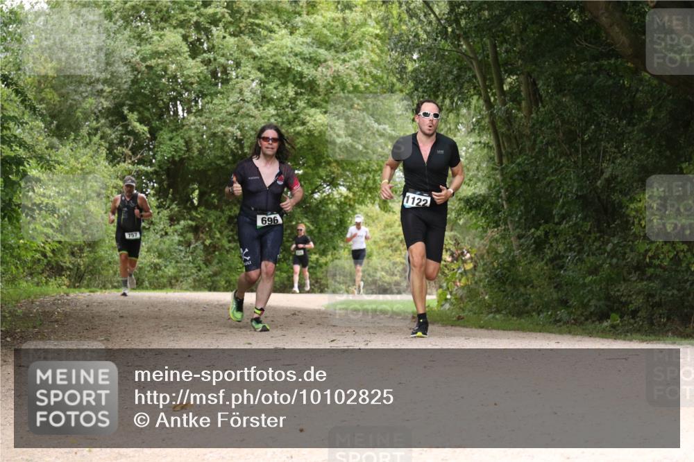 30.08.2026 - Elbe Triathlon Hamburg Antke Förster http://msf.ph/oto/10102825 30.08.2026 11:34:50 Laufen 757, 696, 1122, 1045 meine-sportfotos.de