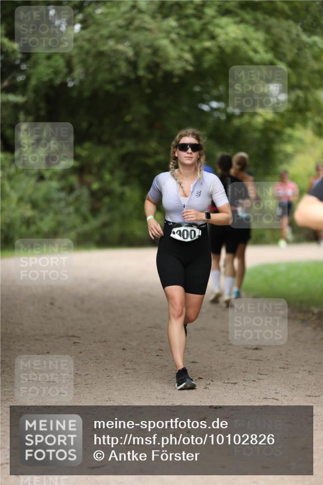 30.08.2026 - Elbe Triathlon Hamburg Antke Förster http://msf.ph/oto/10102826 30.08.2026 11:30:21 Laufen  meine-sportfotos.de