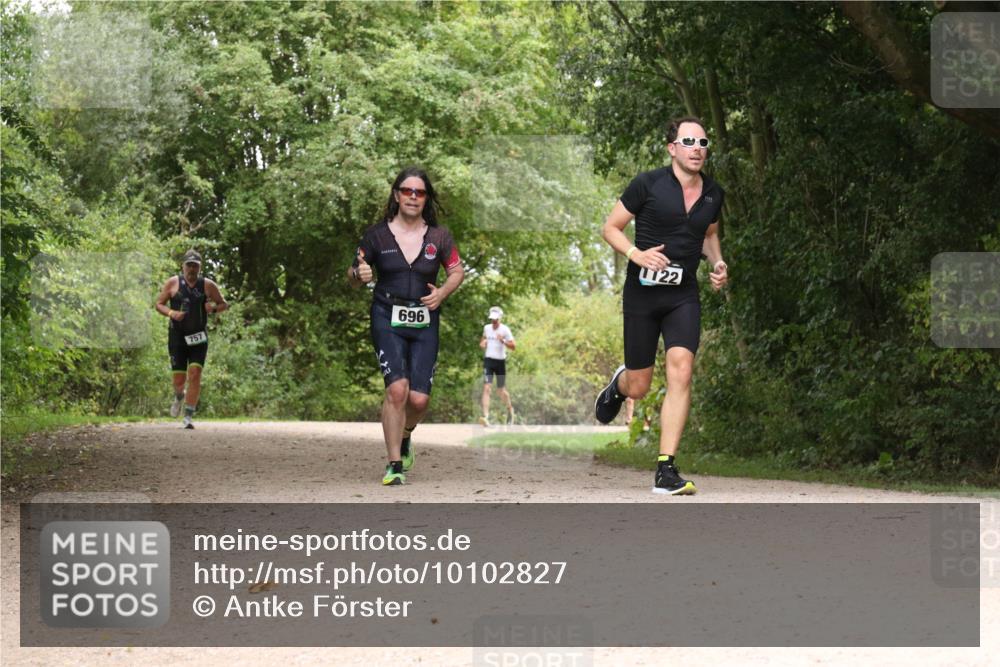 30.08.2026 - Elbe Triathlon Hamburg Antke Förster http://msf.ph/oto/10102827 30.08.2026 11:34:51 Laufen 757, 696, 1122 meine-sportfotos.de