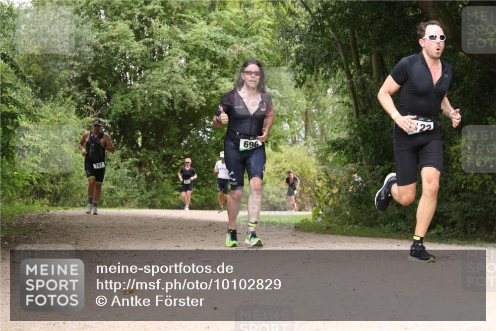 30.08.2026 - Elbe Triathlon Hamburg Antke Förster http://msf.ph/oto/10102829 30.08.2026 11:34:52 Laufen 757, 696 meine-sportfotos.de