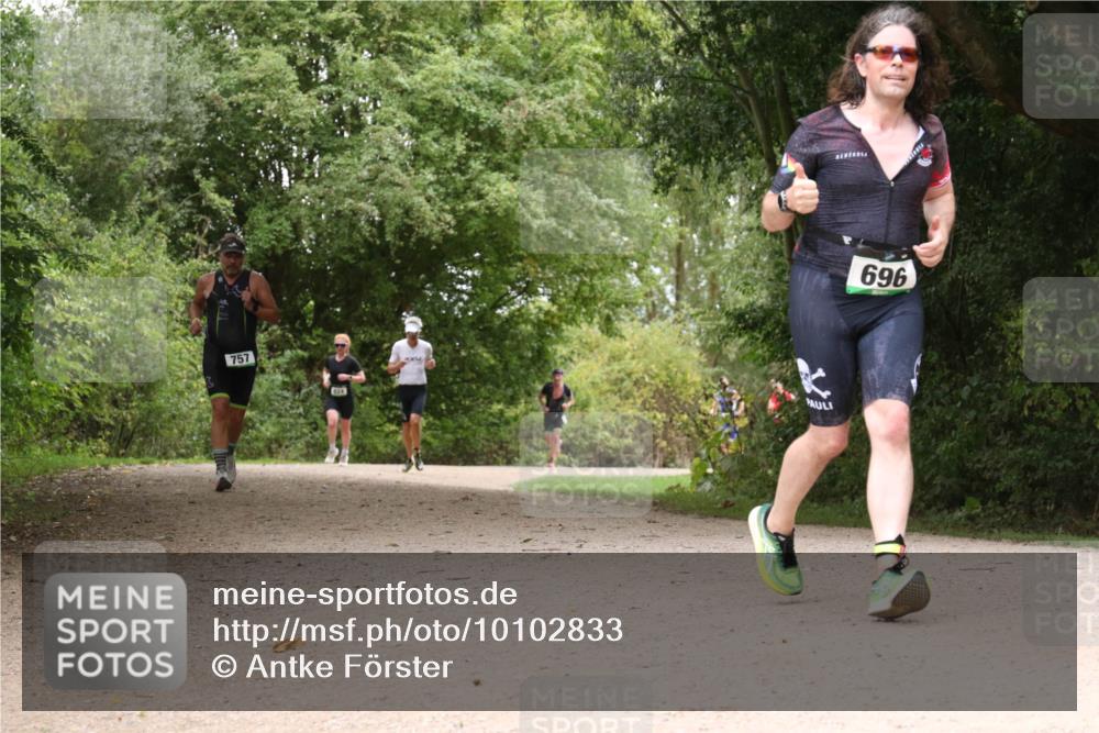 30.08.2026 - Elbe Triathlon Hamburg Antke Förster http://msf.ph/oto/10102833 30.08.2026 11:34:53 Laufen 757, 696 meine-sportfotos.de