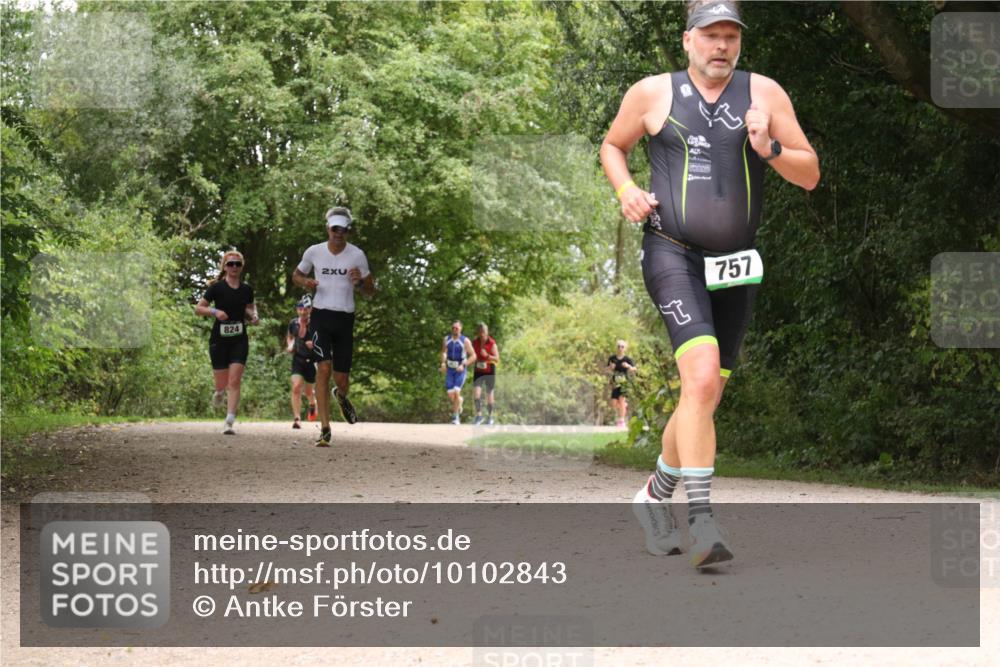 30.08.2026 - Elbe Triathlon Hamburg Antke Förster http://msf.ph/oto/10102843 30.08.2026 11:34:58 Laufen 824, 2, 757 meine-sportfotos.de