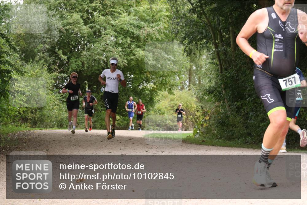 30.08.2026 - Elbe Triathlon Hamburg Antke Förster http://msf.ph/oto/10102845 30.08.2026 11:34:59 Laufen 824, 2, 757, 88 meine-sportfotos.de