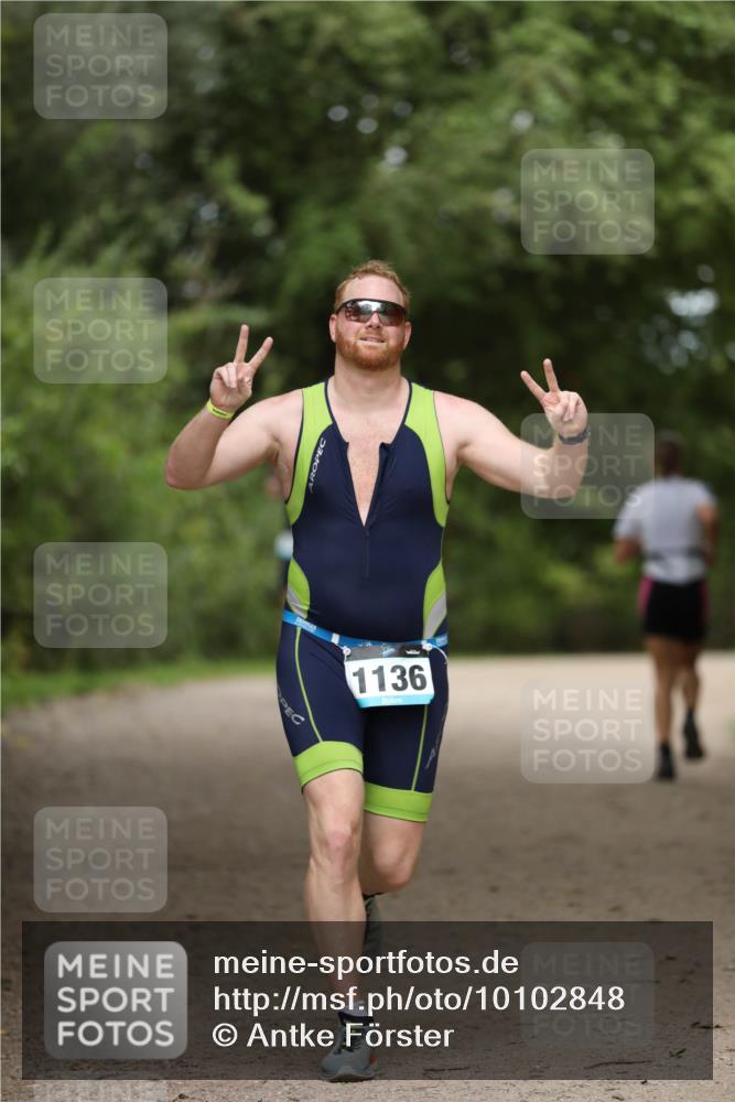 30.08.2026 - Elbe Triathlon Hamburg Antke Förster http://msf.ph/oto/10102848 30.08.2026 11:30:40 Laufen 1136 meine-sportfotos.de