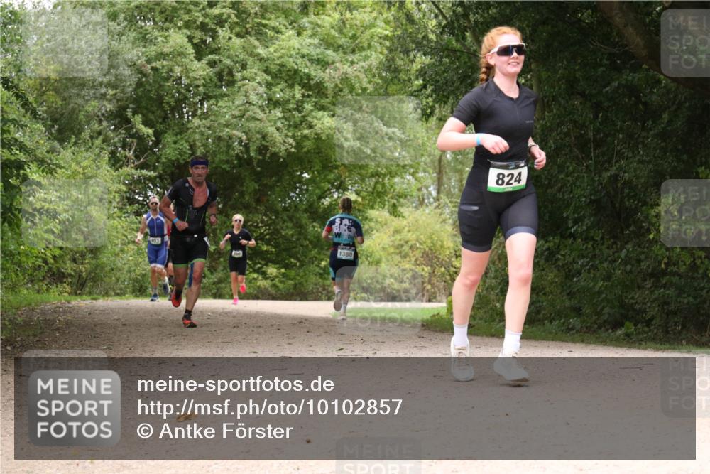30.08.2026 - Elbe Triathlon Hamburg Antke Förster http://msf.ph/oto/10102857 30.08.2026 11:35:04 Laufen 653, 1388, 824 meine-sportfotos.de