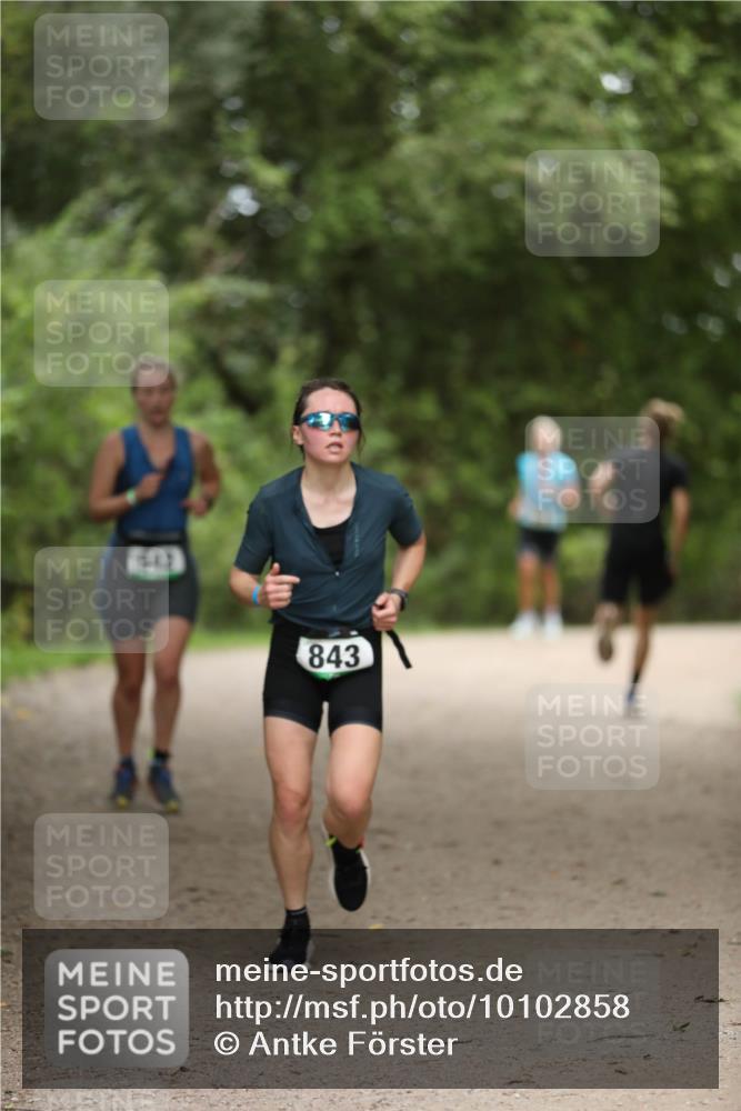30.08.2026 - Elbe Triathlon Hamburg Antke Förster http://msf.ph/oto/10102858 30.08.2026 11:30:53 Laufen 943, 843 meine-sportfotos.de